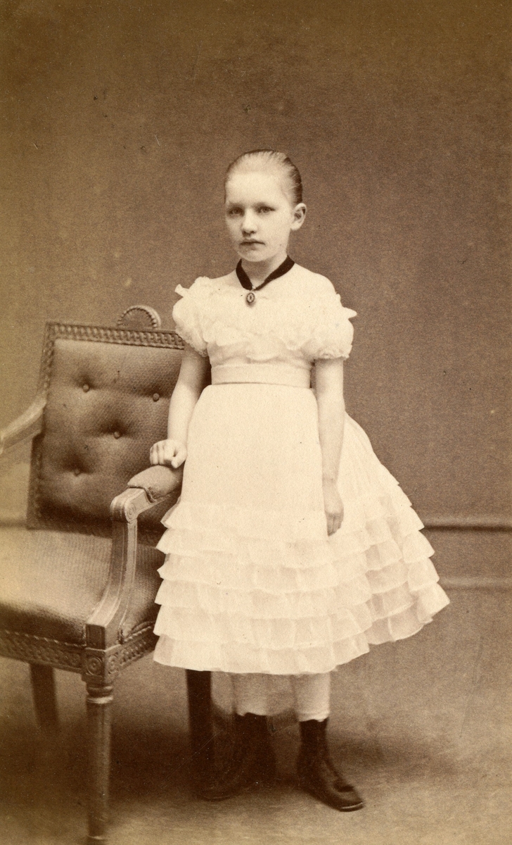 Porträtt av Hildur Lenander (1866-1937), dotter till handlare Fridolf Lenander.