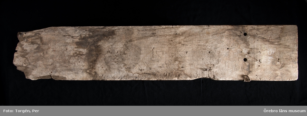 Ekbräda från Knistas äldsta kyrkport, dendrokronologiskt daterad till 1130-1199.