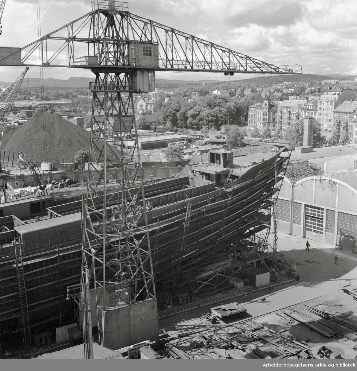 Skipsbygging ved Akers mekaniske verksted, juli 1957.