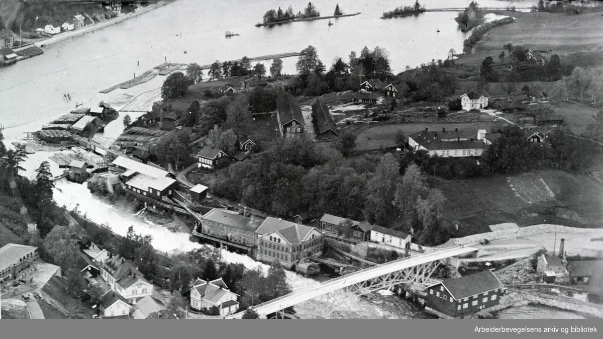 Aall-Ulefos Brug ved Ulefossen i Eidselva, 1938.