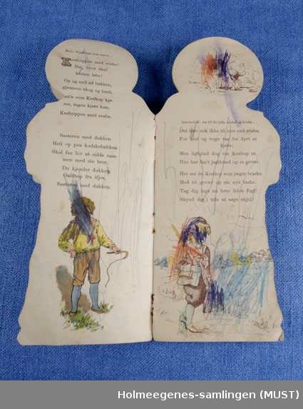 Barneboken form som en gutt i matrosdrakt med teksten "Krøltop". Boken er en sangbok med fortellinger om Krølltoppen og søsteren Guldtop. Forsiden av boken viser guttens framside, og på baksiden av boken ser en gutten bakfra. Boken er sannsynligvis fra 1920-30-tallet og dansk.