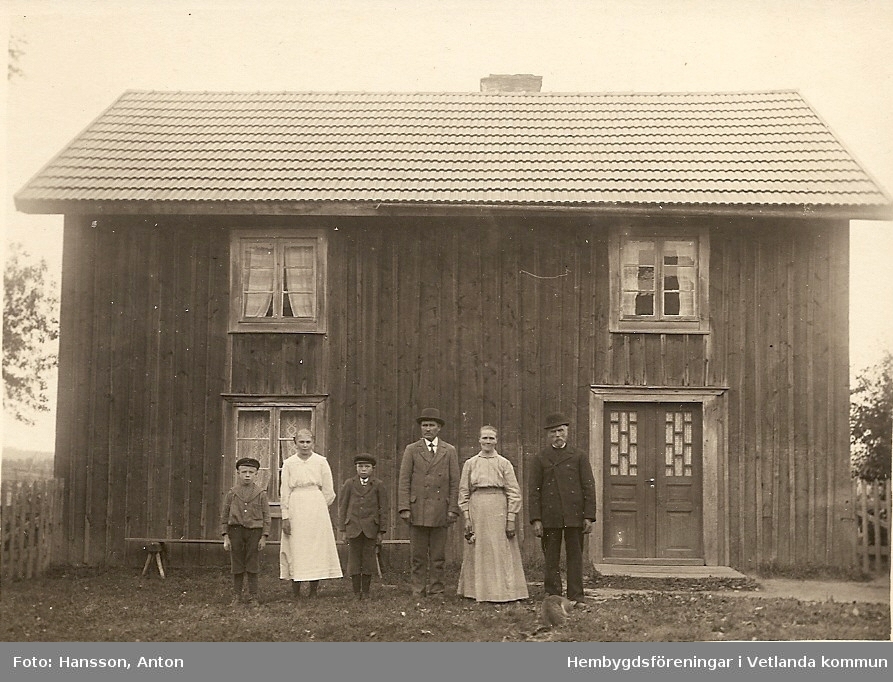 Fröset Västergård, från norra sidan, foto taget 1915-1916.
 
Fröderyds Hembygdsförening