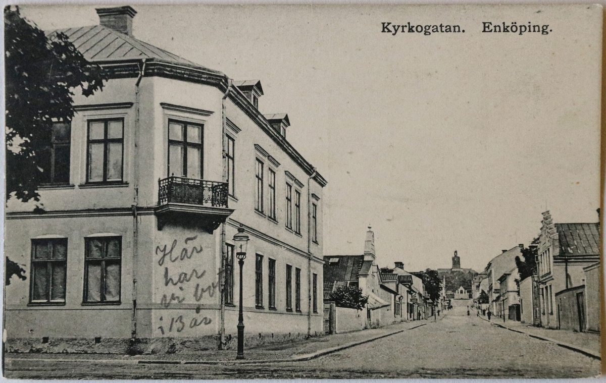 Kyrkogatan, Enköping.

Nedre Kyrkogatan vid Ågatan.