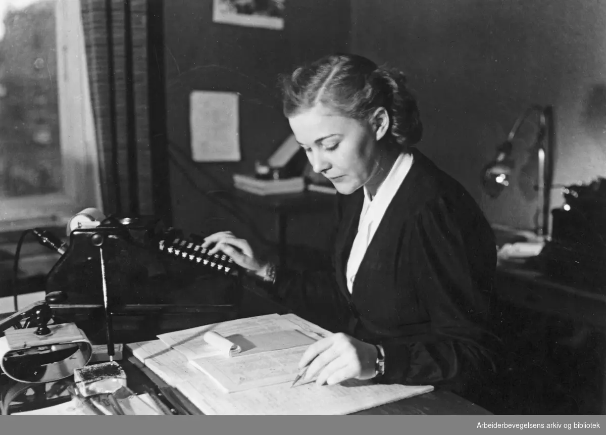 Angela Mathisen, funksjonær ved LO's administrasjon i 1939..
