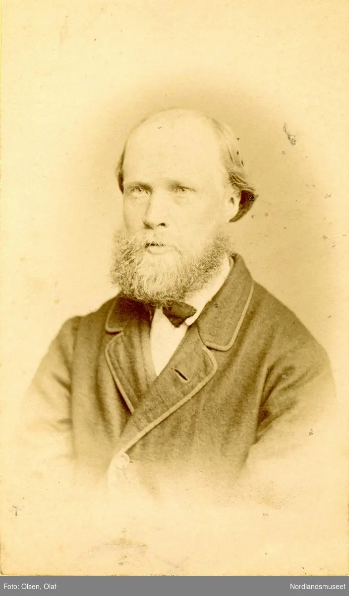 Portrett av Torstein Lian(1841-1911), lærer og kommunepolitiker i Leiranger.