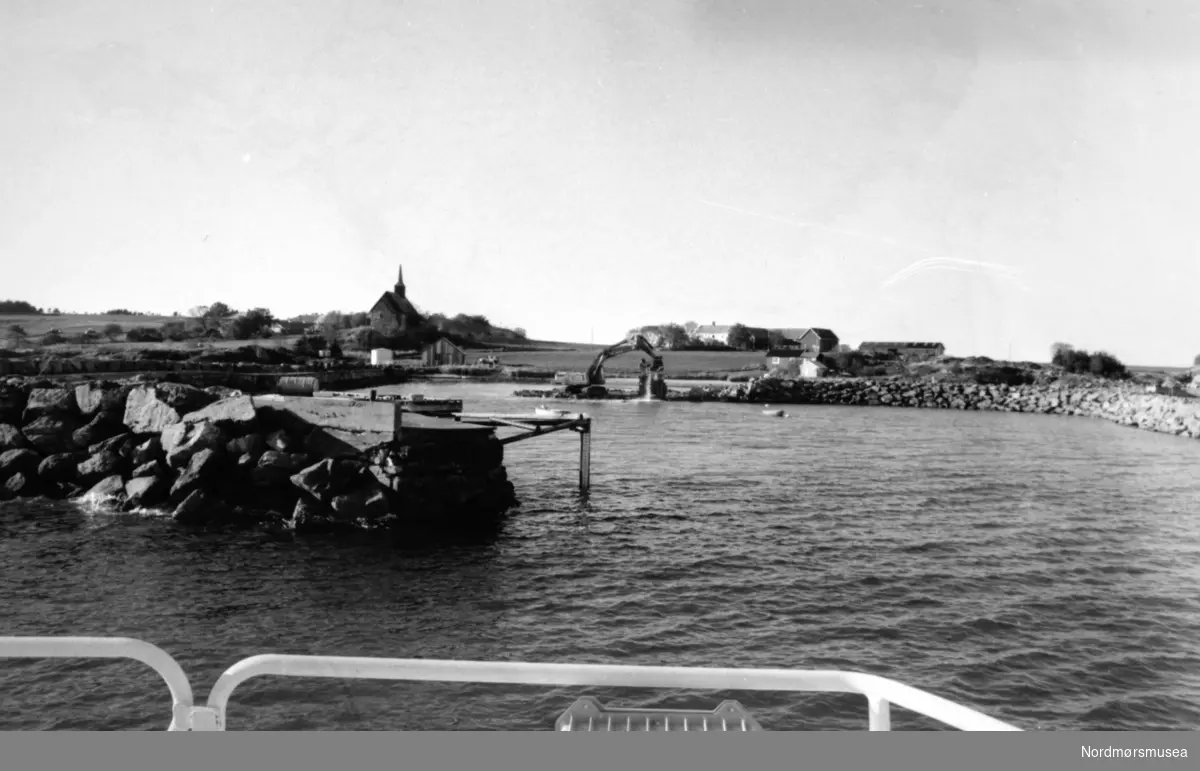 Edøya. Bildet er fra avisa Tidens Krav sitt arkiv i tidsrommet 1970-1994. Nå i Nordmøre museums fotosamling.