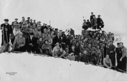 Turistforeningens tur til Ystetind i 1936.