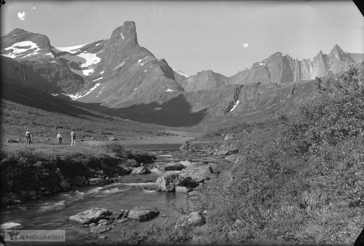 Romsdalshorn sett fra Vengedalen.