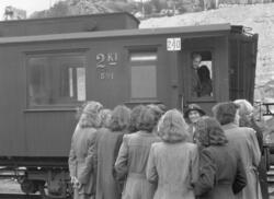 Jernbanestasjonen, 4. september 1945. Speidere fra Egersund 