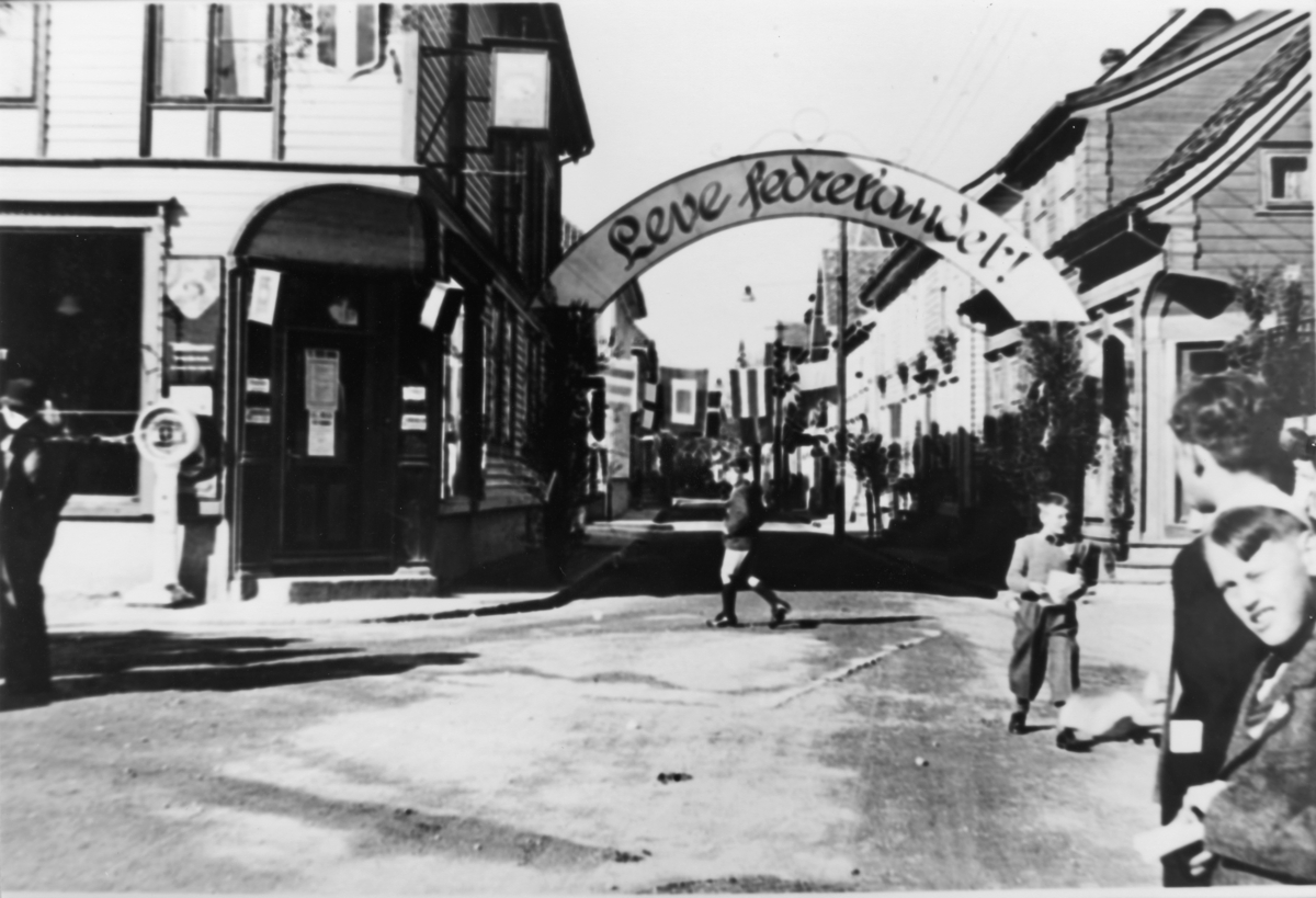 Strandgaten, 17. mai 1946.