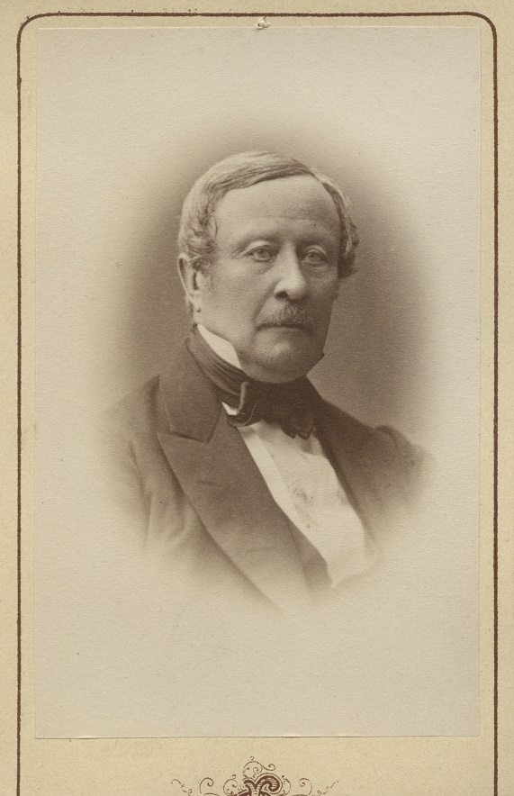 Henrik Adolf Nauckhoff, född 1799-10-12 i Rytterne, död 1885-09-04 i Köping. Överstelöjtnant och postmästare.