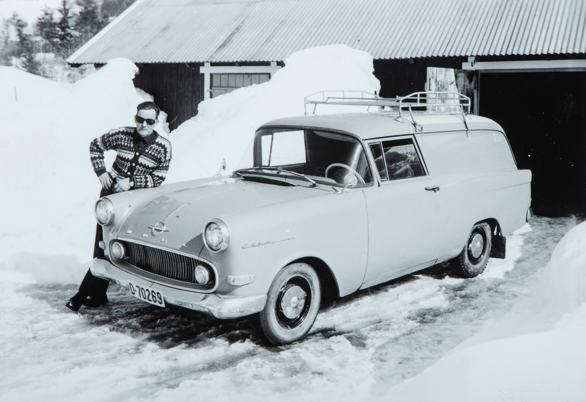 Per J Mæhlum med sin første bil, Opel Olympia varebil 1958-60-modell, D-70269. Tronsbakken i Vallset, påsken 1963 eller 1964.