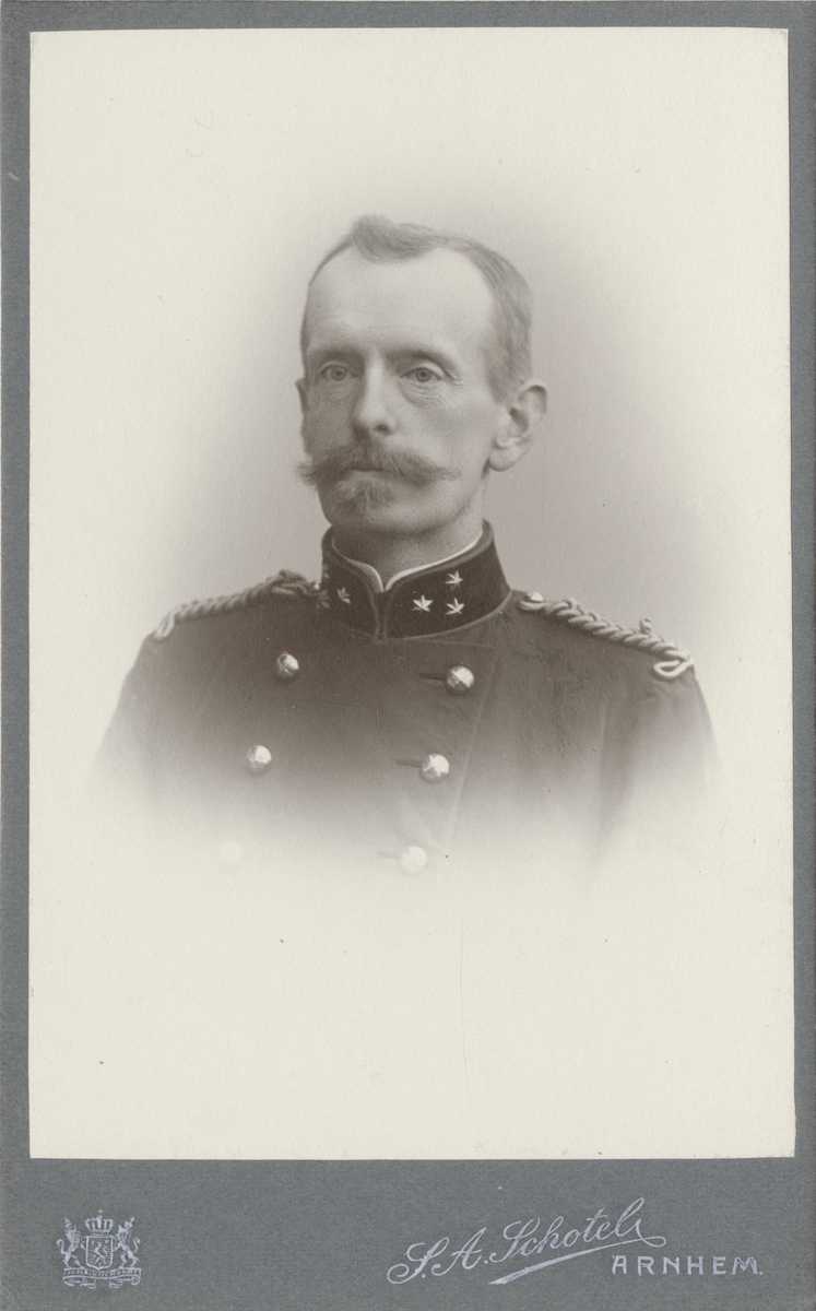 Porträtt av okänd officer i nederländska armén.