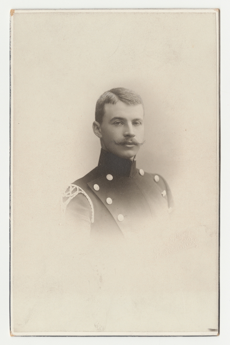 Porträtt av Giertsen, officer i norska armén.