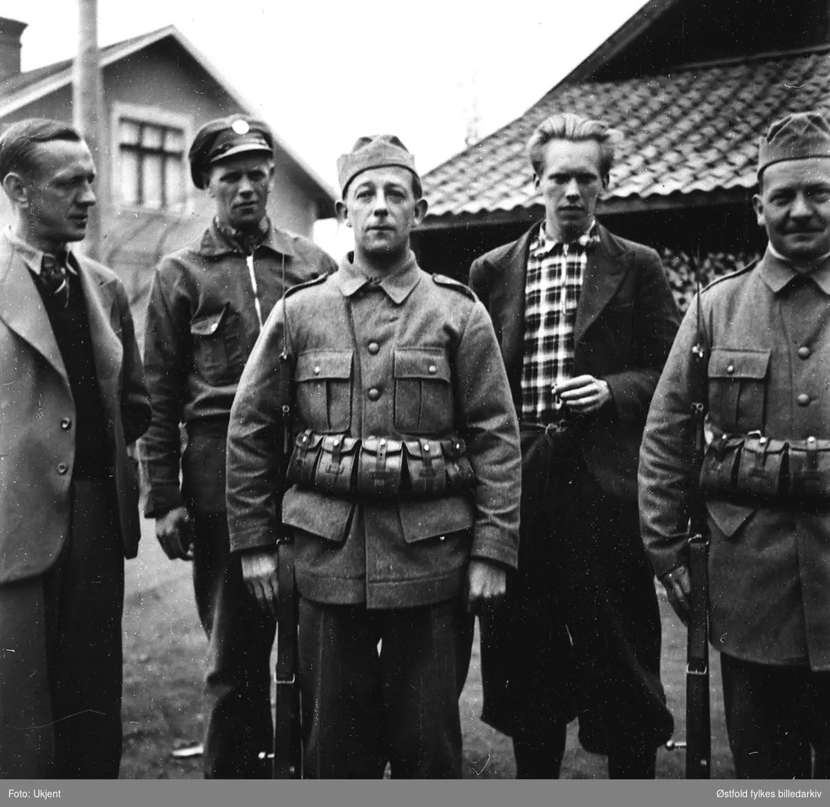 Norske flyktninger og soldater i Filpstad i Sverige, innkvartert hos Frälsningsarmeen ca. 1940-41.