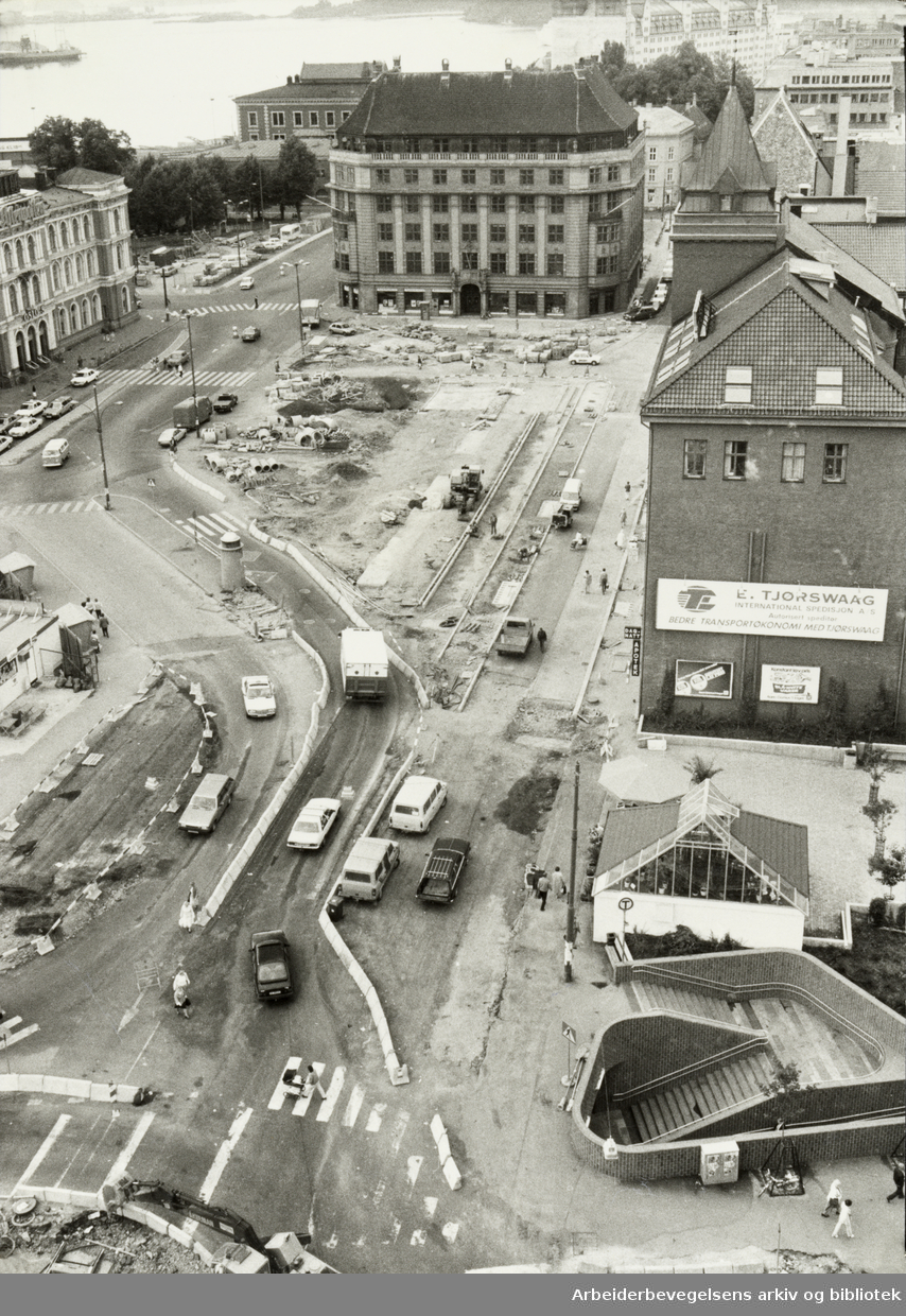 Mye gravearbeider før sentralt kollektivknutepunkt i Oslo skal være ferdig innen 1988. August 1984