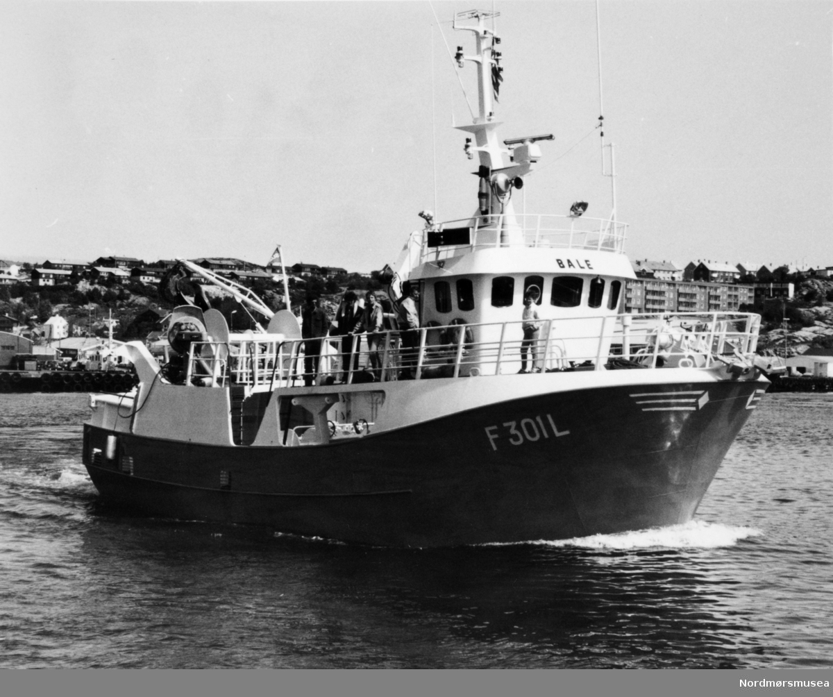 MS «Bale»  var i juni 1985 på prøvetur på havna i Kristiansund. Båten var bygget av Sletta Båtbyggeri i Aure, og ble overlevert til Bjørnar Bårdsen fra Nuvsvåg i Finnmark. «Bale» var en 58 fots kombinertbåt. Den var utstyrt for fiske med garn, reketrål, seinot og snurrvad. Båten kostet 4,5 millioner kroner, og et mannskap på sju sto klar til å gå om bord. (Foto: Bjørn Hansen)  - 

M.S Bale på Kristiansund havn. Her er fra 1985, da var båten nybygd fra Sletta båtbyggeri i Aure.
(info: Arnfinn Herkedal) - 

Bale F 301 L  fiskebåt. -- Vi regner med at båten tilhørte kommunen Loppa i Vest-Finnmark. En annen kommune i Finnmark har LB som er Lebesby kommune. Siden det er et langt tidsrom dette gjelder, kan båten være solgt og kjøpt flere ganger. (info:
Ragnar Mortensen)  . Bildet er fra avisa Tidens Krav sitt arkiv i tidsrommet 1970-1994. Nå i Nordmøre museums fotosamling.