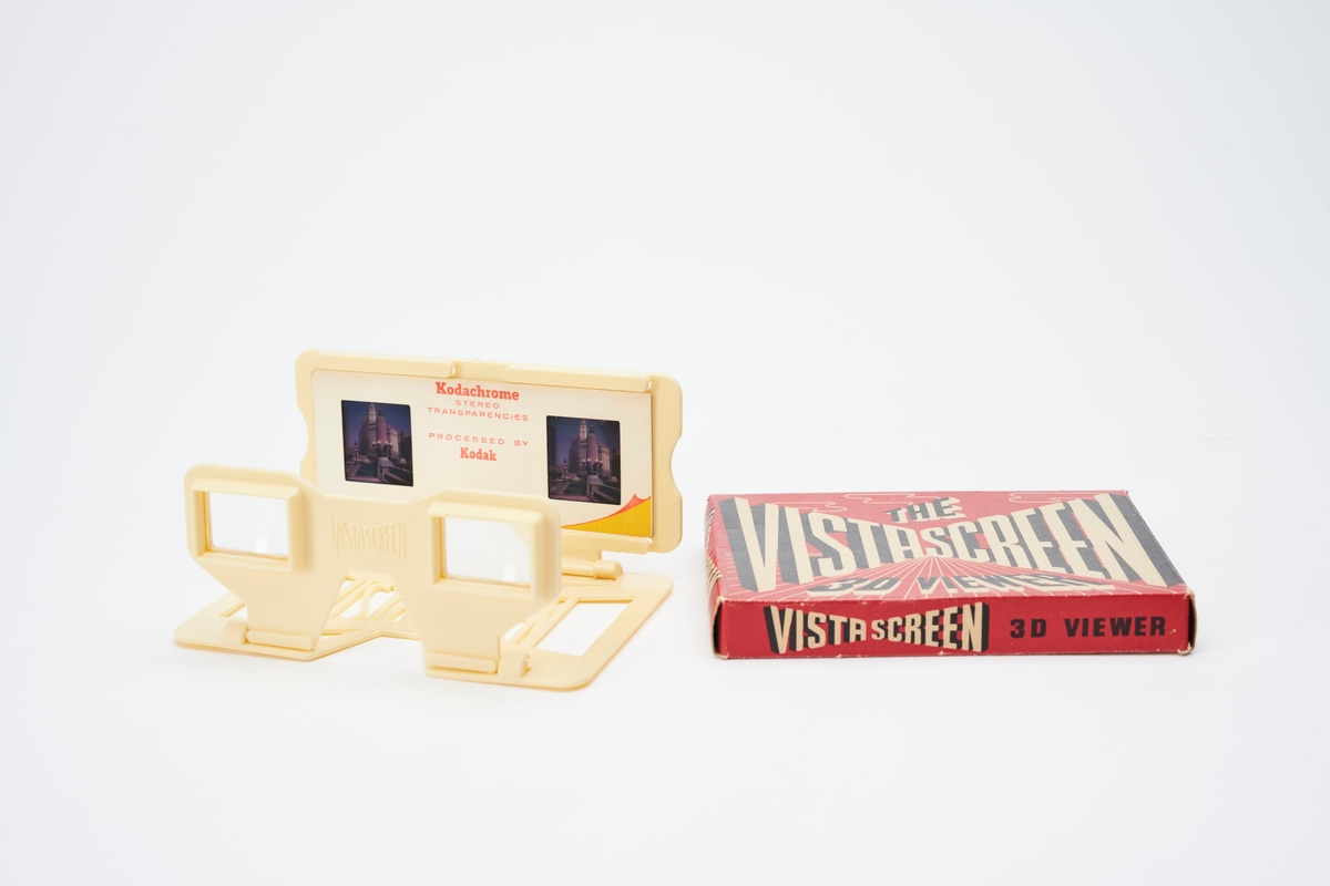 The Vista Screen - 3D Viewer ble produsert i England på 1950-tallet av Vista Screen Co. Ltd., som produserte både stereobetraktere og stereobilder. 
Stereobildene ble ofte utgitt i små "bøker" med ulike motiv. Det ble også produsert kort innenfor spesielle temaer, som f.eks. svenske fotballhelter (finnes i Preus museums samling). 
Vista Screen hadde i flere år et samarbeid med produsenten av frokostblandingen Weetabix. Det fulgte det med ett stereobilde i hver boks og ønsket en å kjøpe seg en betrakter kunne en sende forespørslen i et brev direkte til Weetabix-fabrikken. Disse betrakterne var røde og merket Weetabix. Samarbeidet resulterte i 6 serier av 25 stereobilder med temaene; Working Dogs, Thrills, British Cars, British Birds, Animals og Our Pets.
Original eske medfølger.