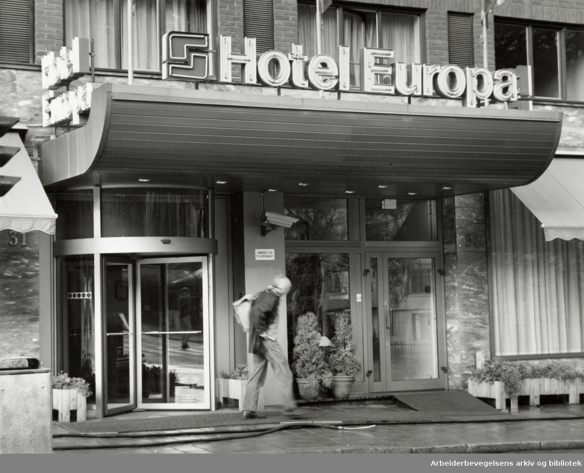Hotell Europa. Opprinnelig hybelhus, oppført i 1935. St. Olavsgate 31. Oktober 1992