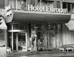 Hotell Europa. Opprinnelig hybelhus, oppført i 1935. St. Ola