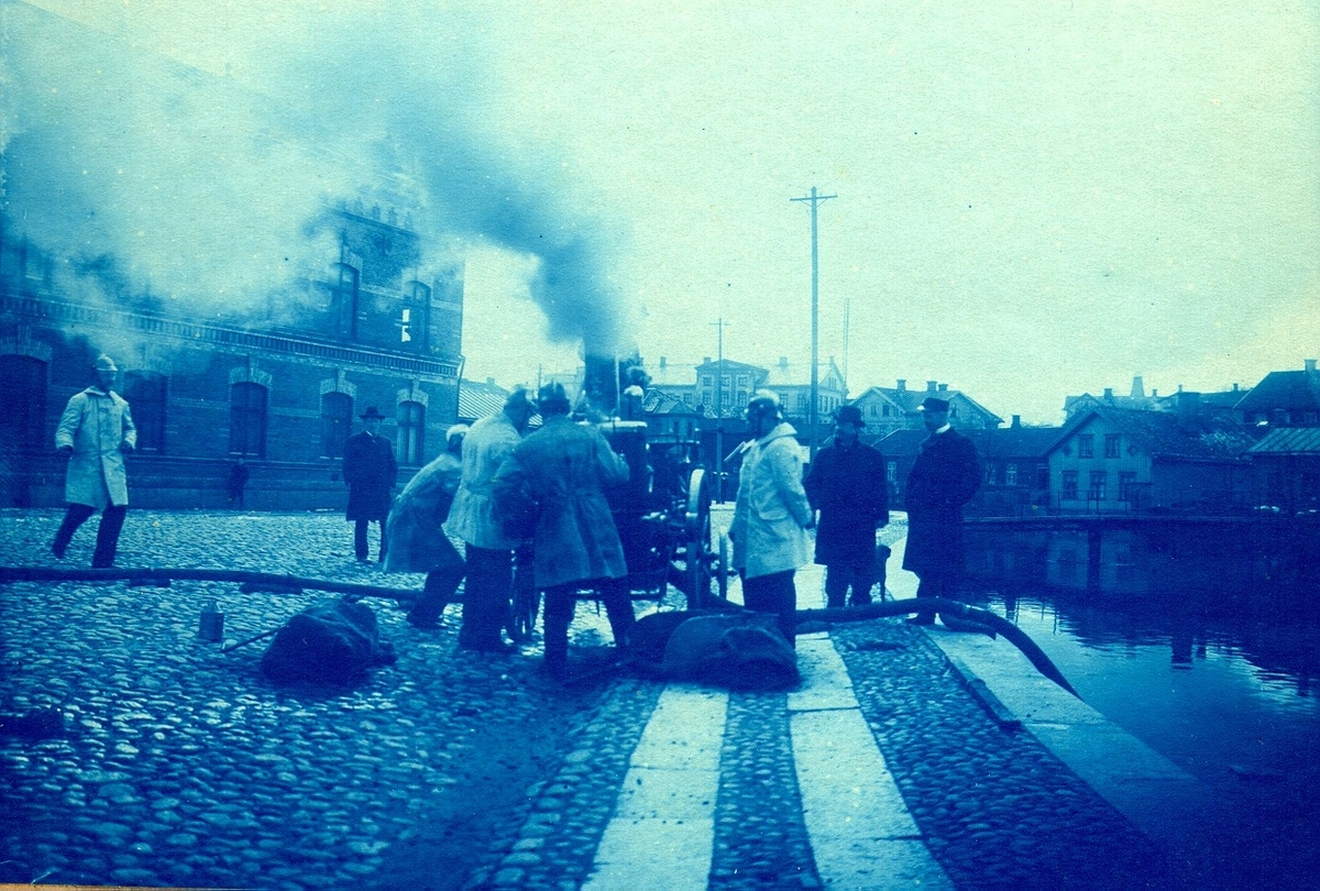 Gamla brandstationen vid Västerbrogatan år 1901.