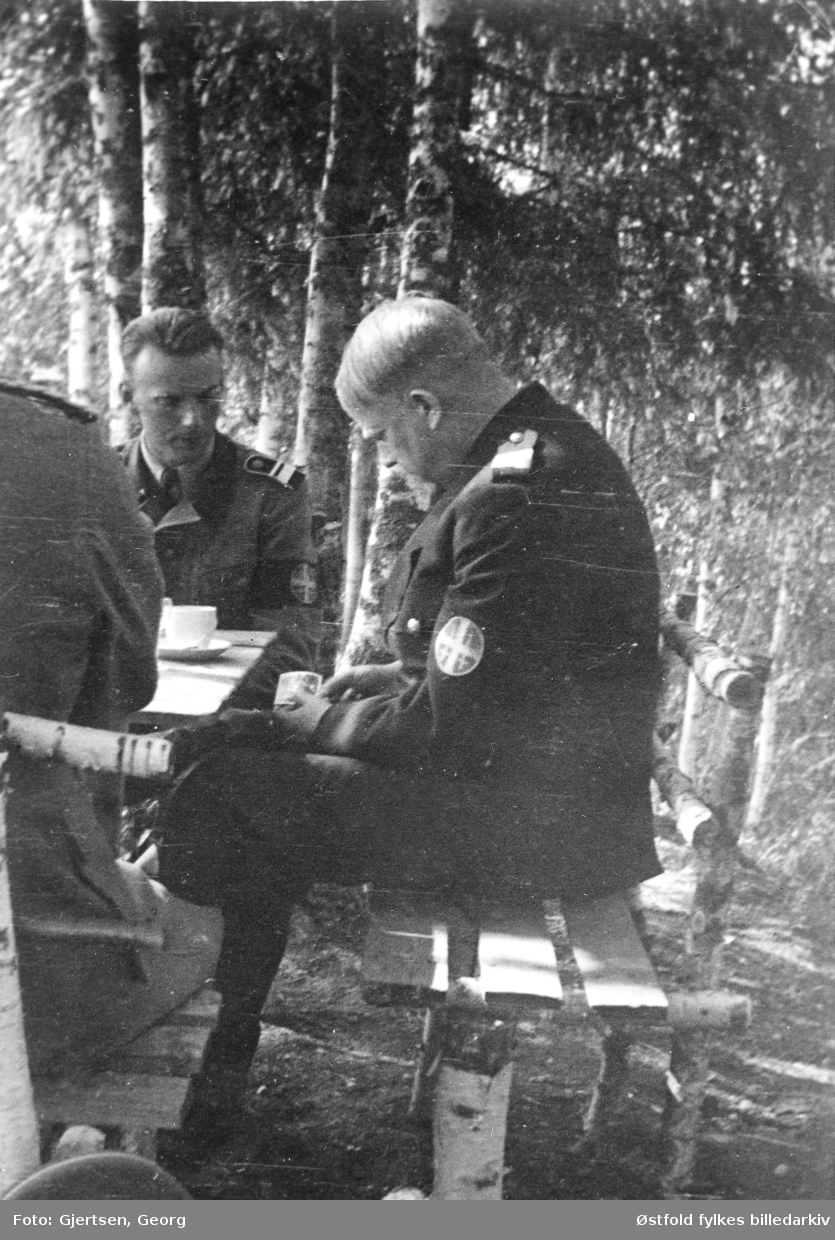 Vidkun Quisling i hirduniform, major og "ministerpresident", ukjent sted, 1941-45.