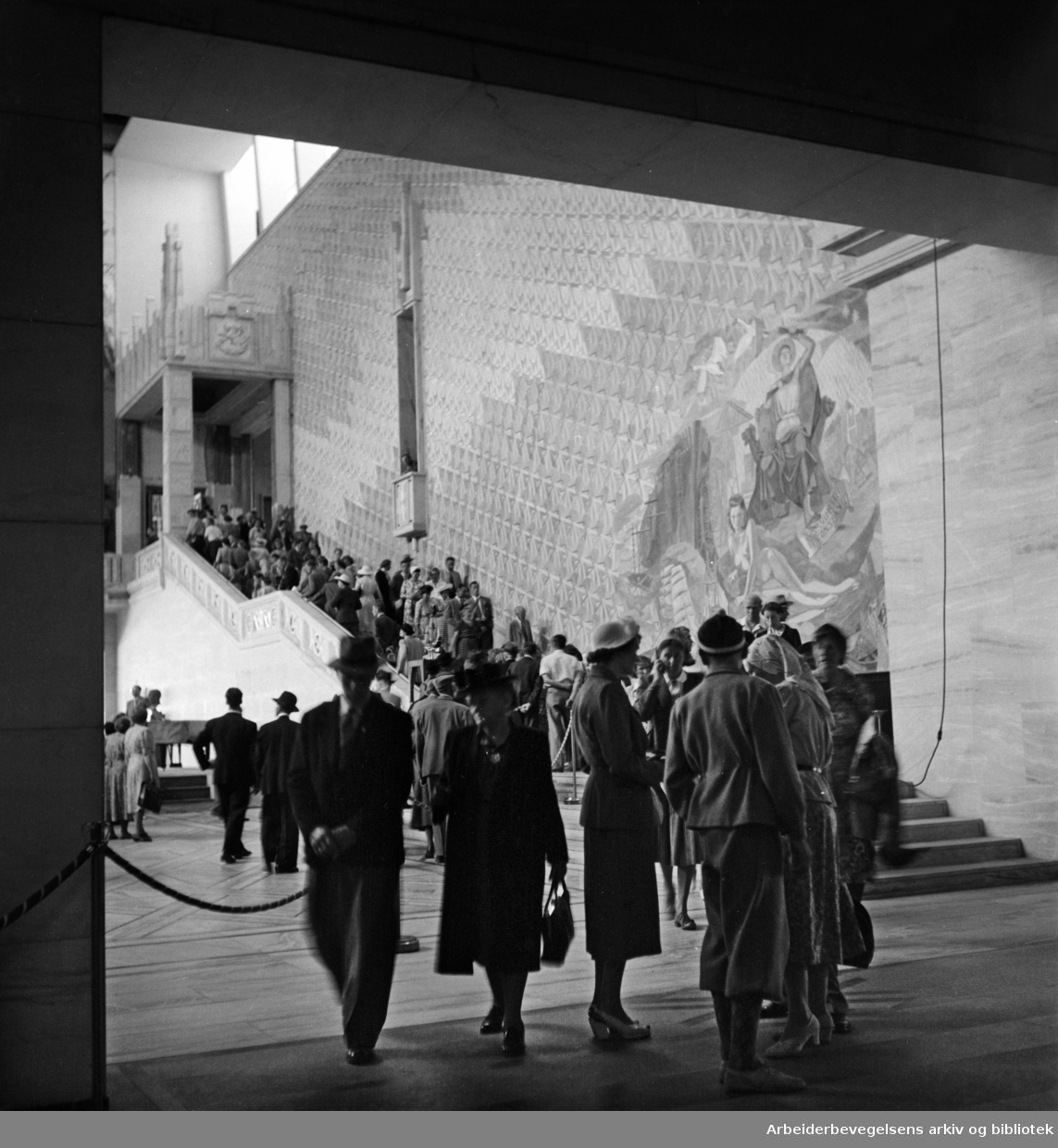 Oslo Rådhus. Omvisning. Mars 1951