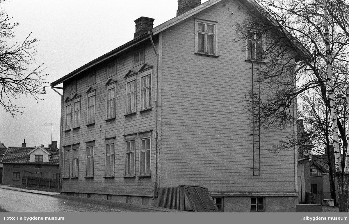 Byggnadsinventering 1972. Bagaren 6 vid Östertullsgatan. Bostadshus.