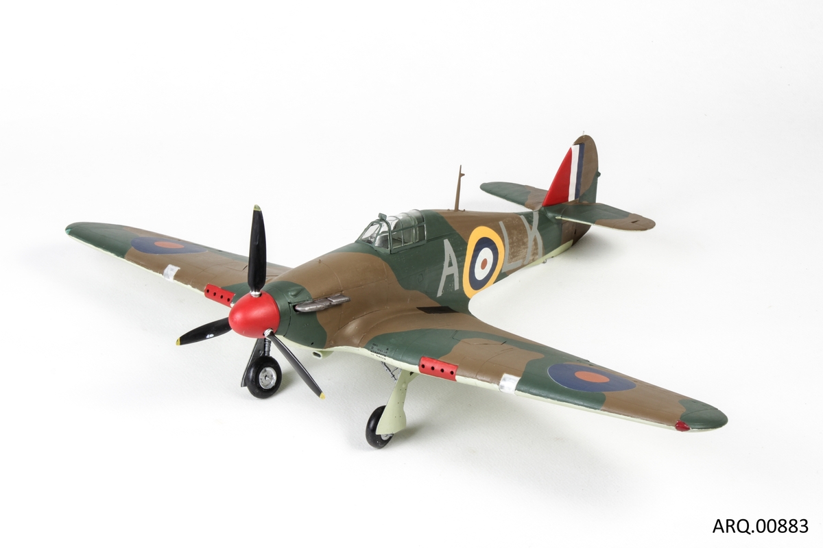 Modell av krigsfly fra 2. verdenskrig. Hawker Huricane.