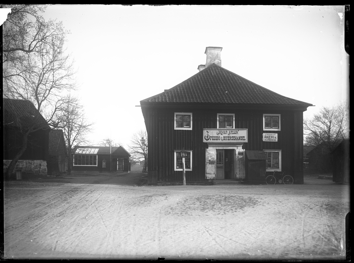 Jalmar Larsson speceri- och diversehandel, Strömsholms slott.