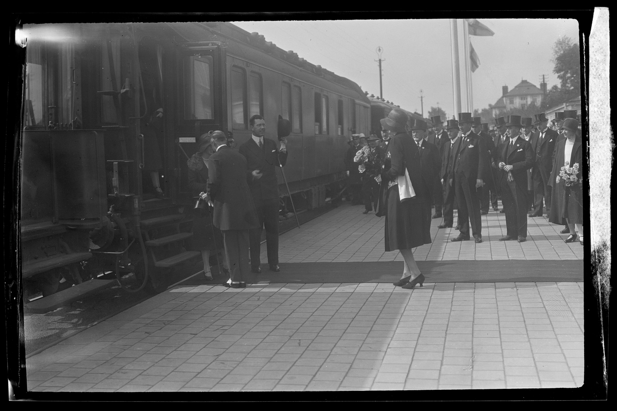 Kronprinsparets besök vid Västeråsutställningen 1929.