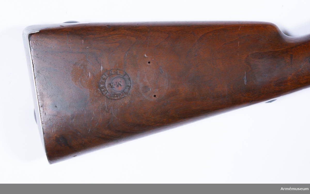 Grupp E II.
Flintlåsgevär m/1822 för voltigörer, Frankrike. Loppets rel. l:57,3 kaliber.
Märkt "Tulle 1836".