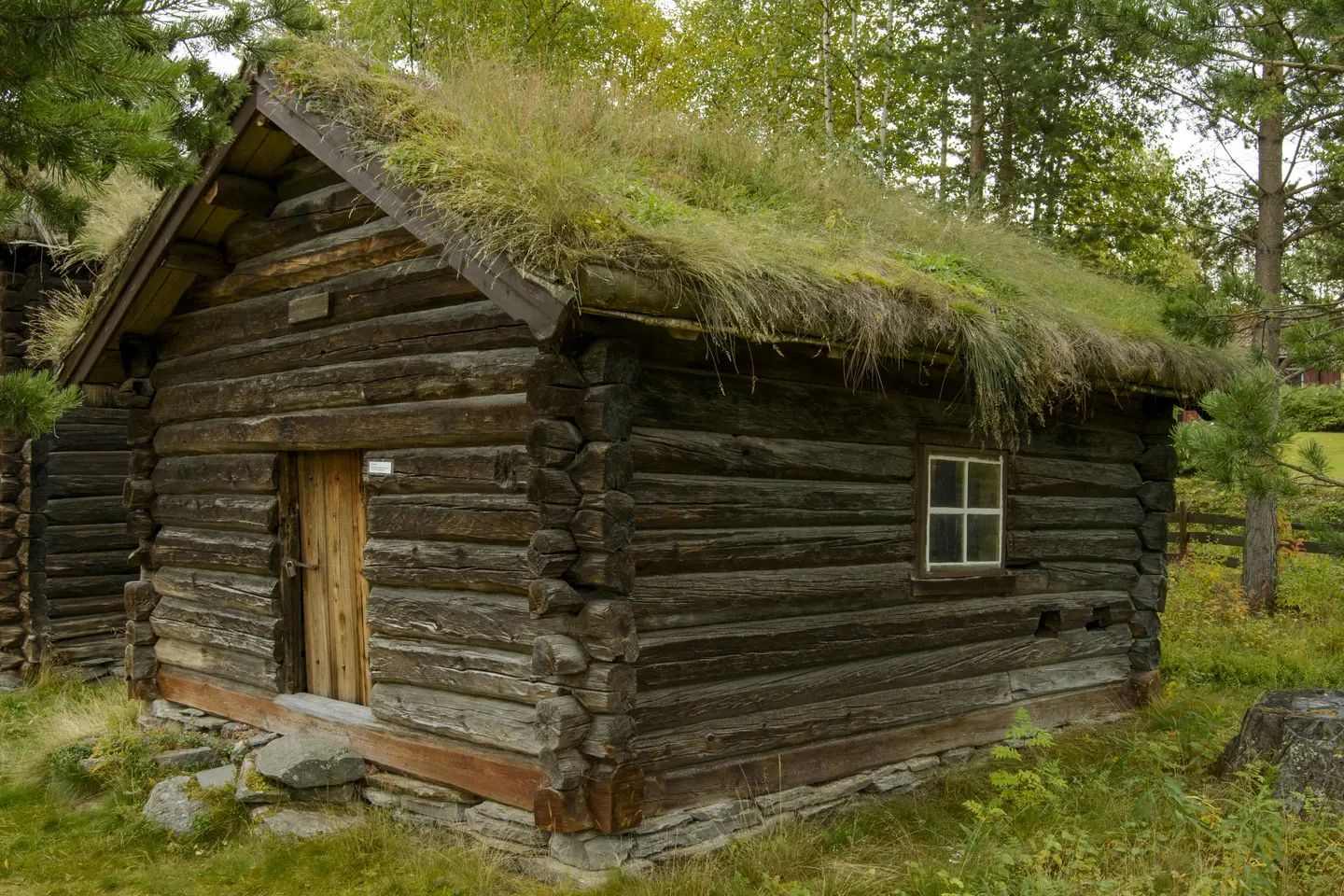 Kvernhus, fra Bangen, Storeng, Støen og Godtland. Bare overdelen er bevart.