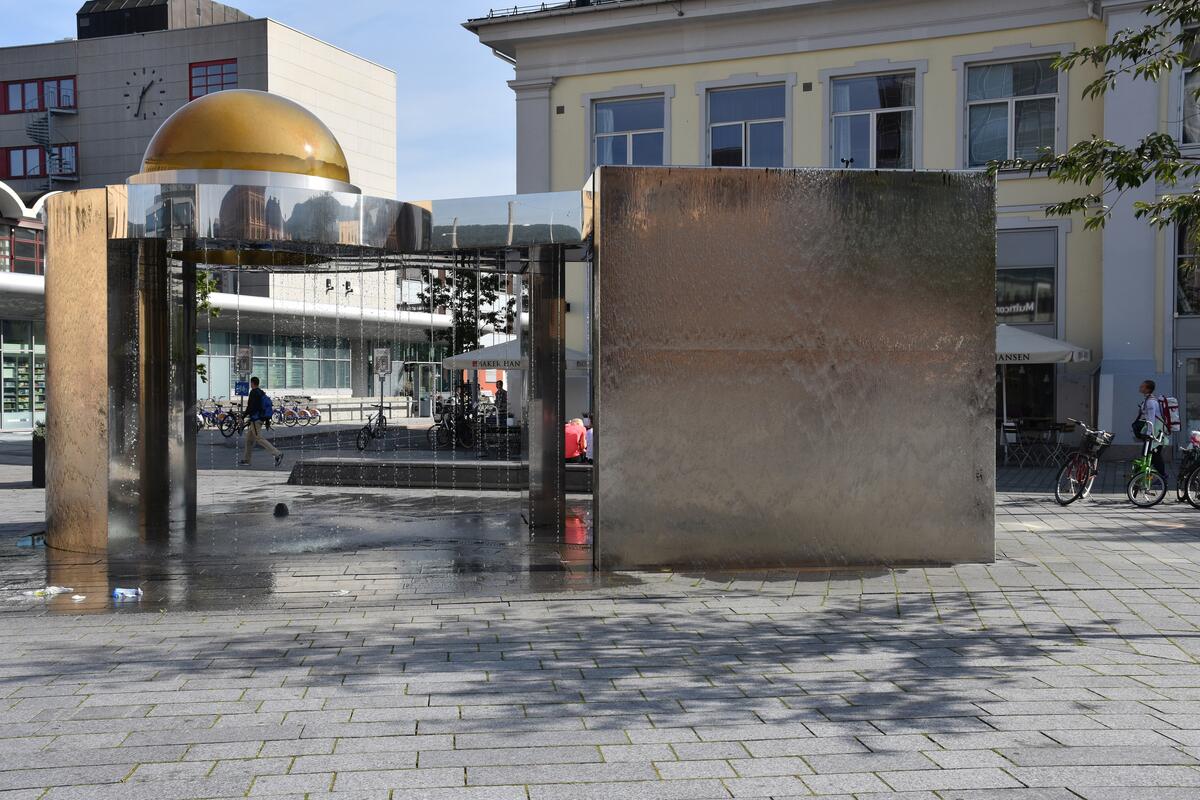 Vannpaviljong [Kunst i offentlig rom]