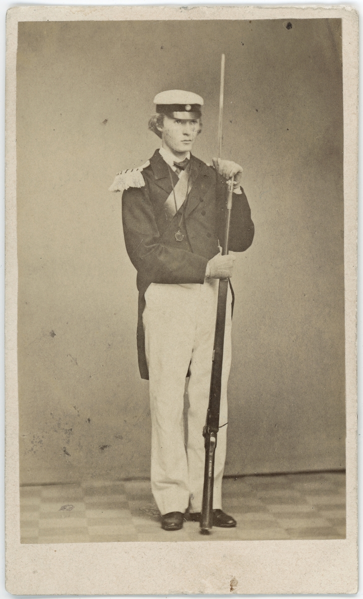 Kabinettsfotografi - Wilhelm Uppström, 1:a kompaniets pastor, Uppsala 1865