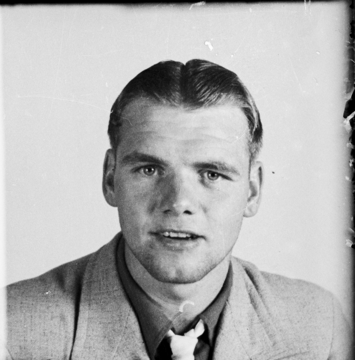 Ateljéporträtt - man, Östhammar, Uppland, 1936