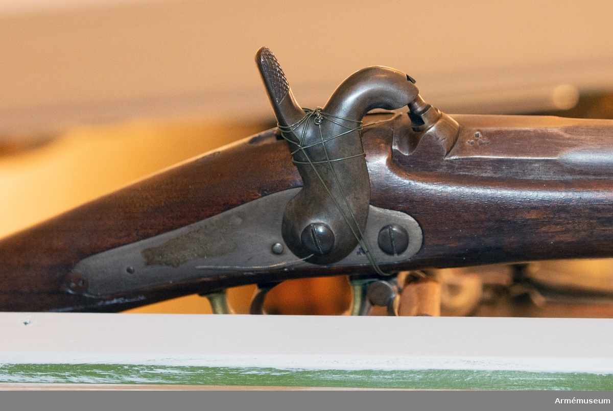 Grupp E II e.

Slaglåsgevär m/1855 tillverkat för svensk räkning i Belgien.