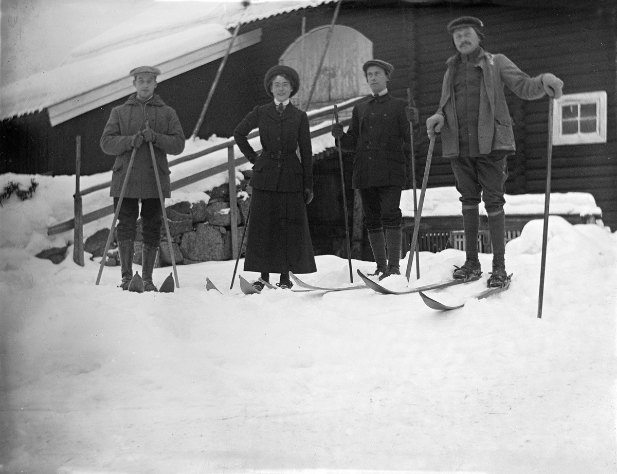 en gruppe skigåere