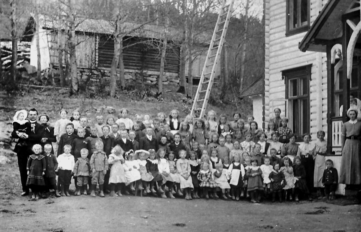 Unset skole, elever og lærere, 1911, 17. mai. 