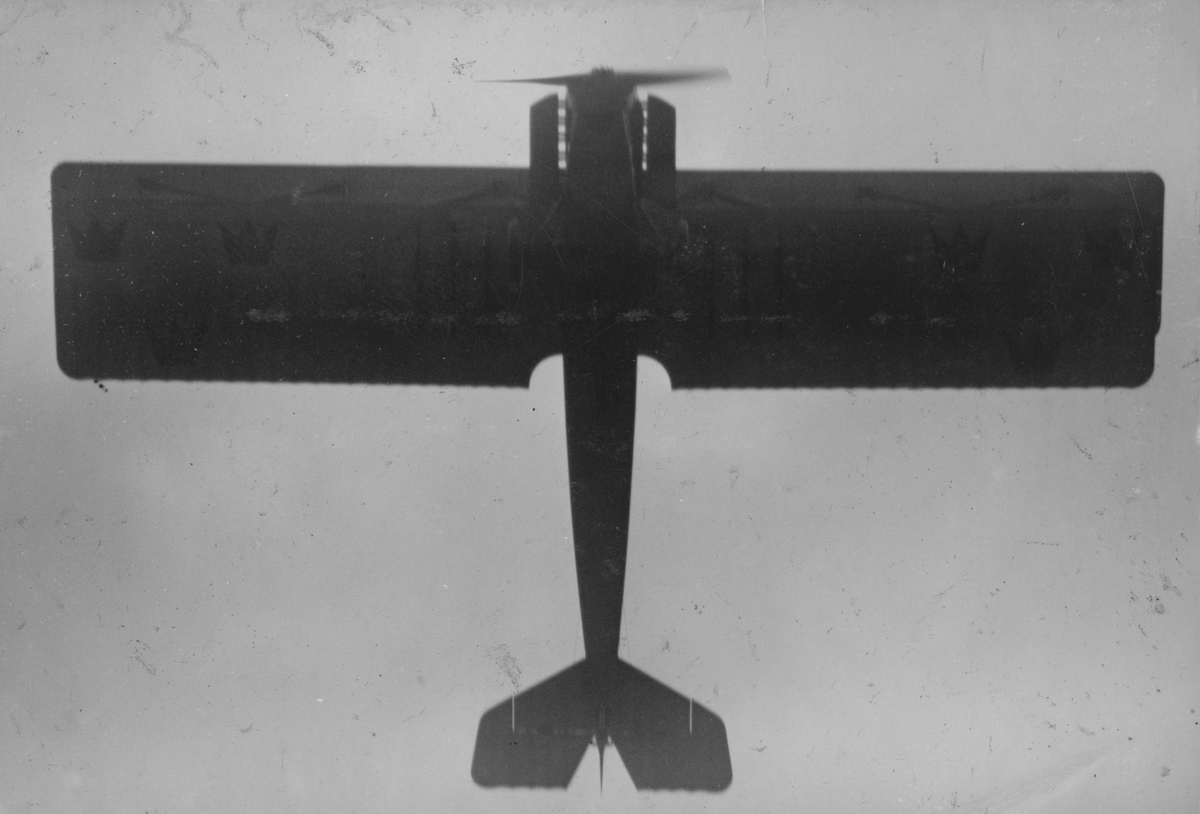 Flygplan Fiat BR 1 (B 1) i luften, 1925. Vy underifrån.

Text vid foto: "Fiat B.R. 1925."