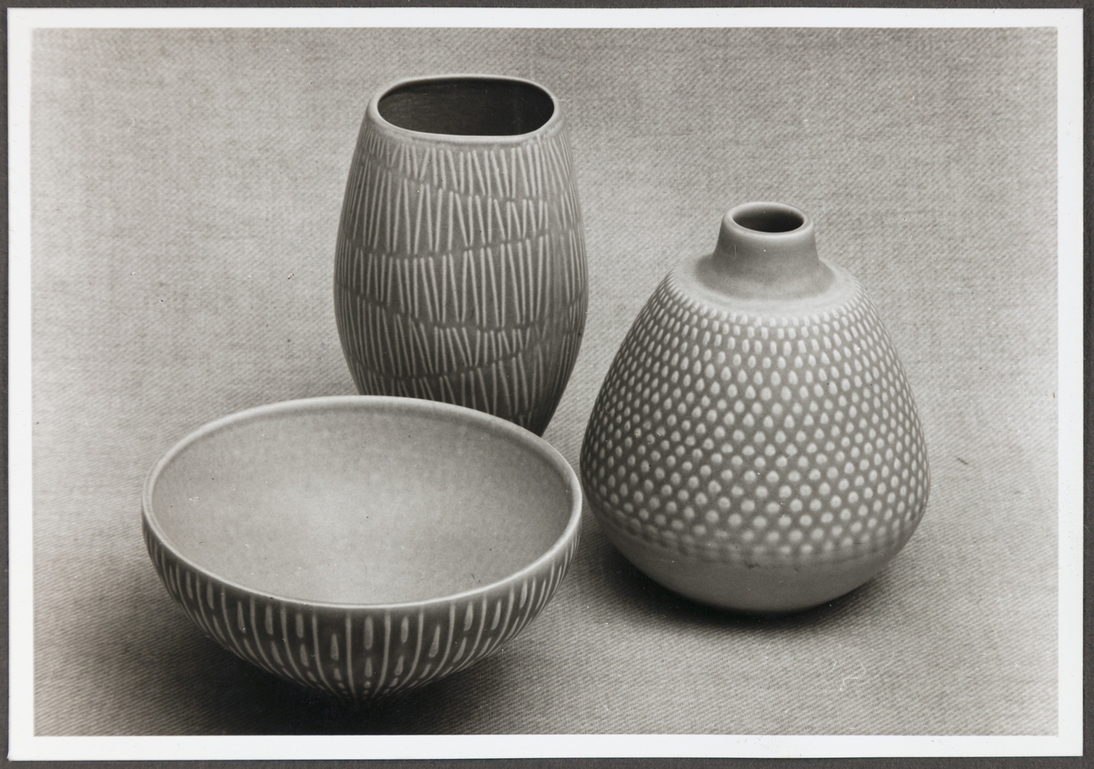 To vaser og ei bolle produsert av Stavangerflint A/S.
