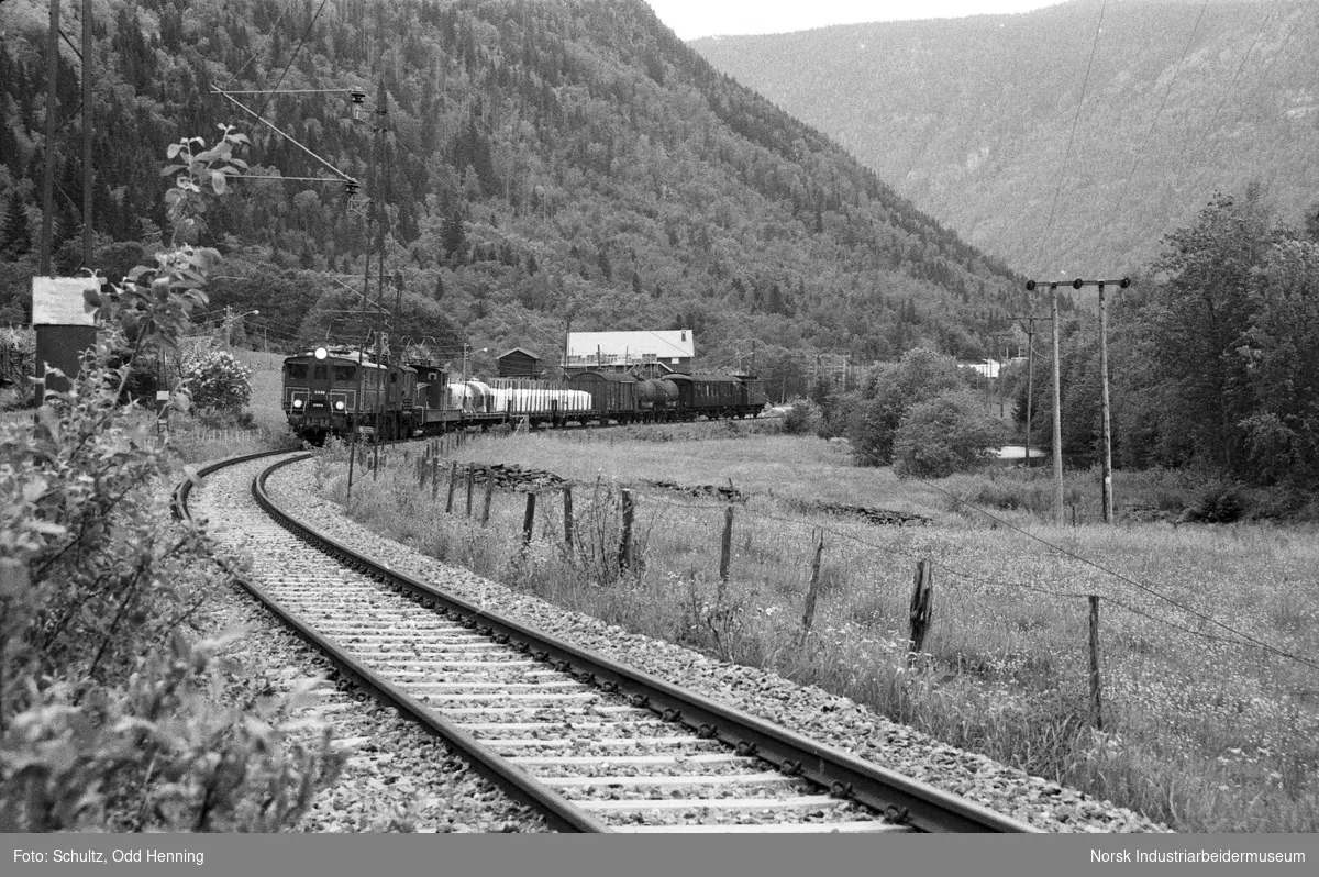 Tog på Rjukanbanen, like før Mæl.
