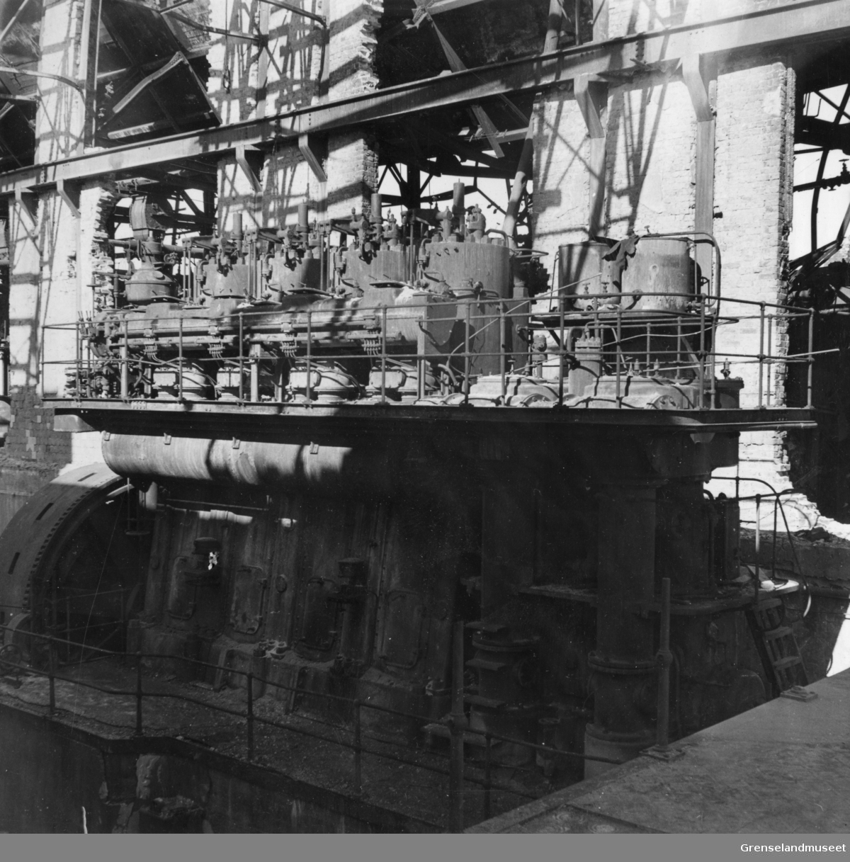 Dieselaggregatet, dampsentralen 29. april 1946.