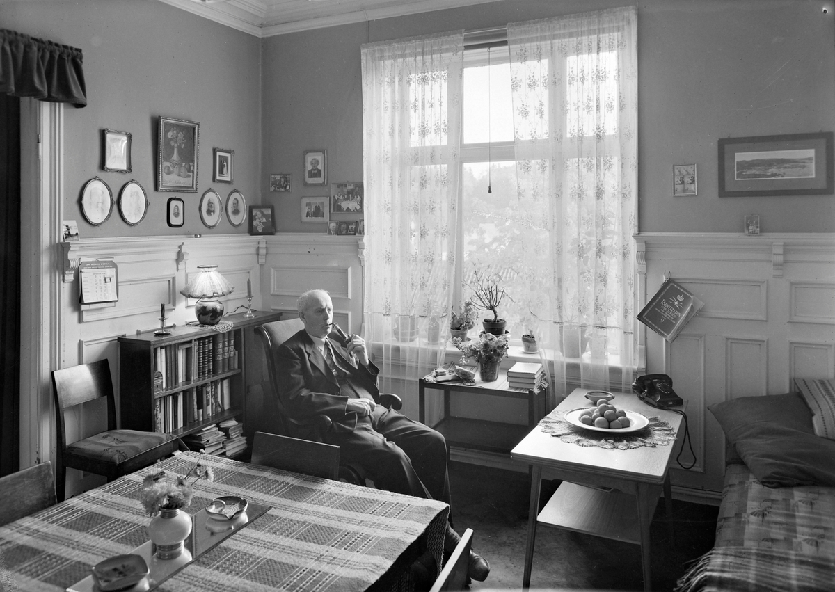 Asbjørg og Einar Oksvold i hjemmet
