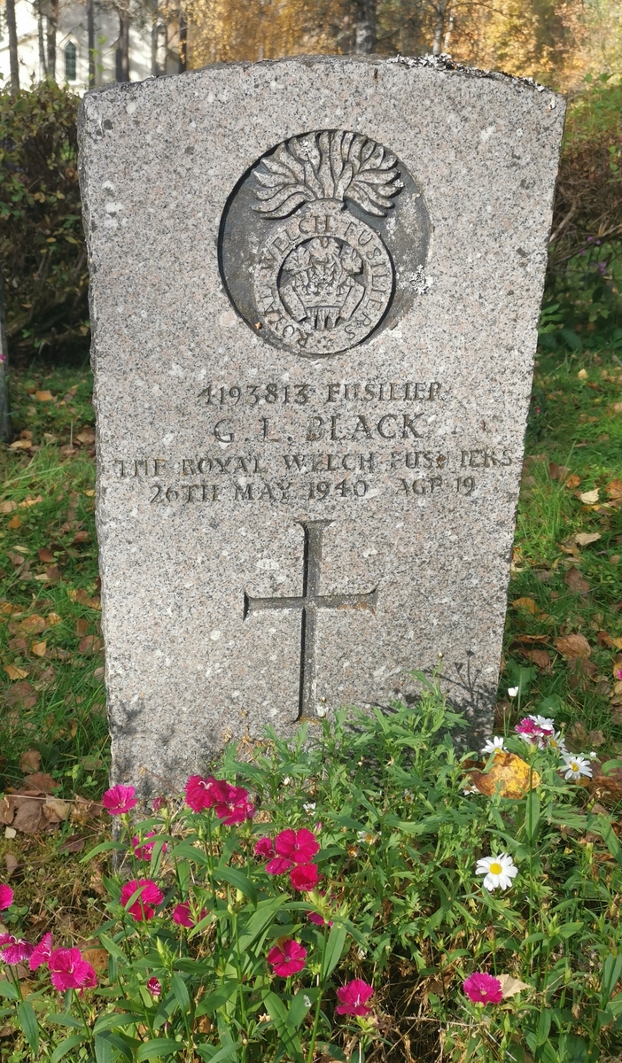 George Leonard Black (d. 1940), britisk krigsgrav på Saltdal kirkegård.