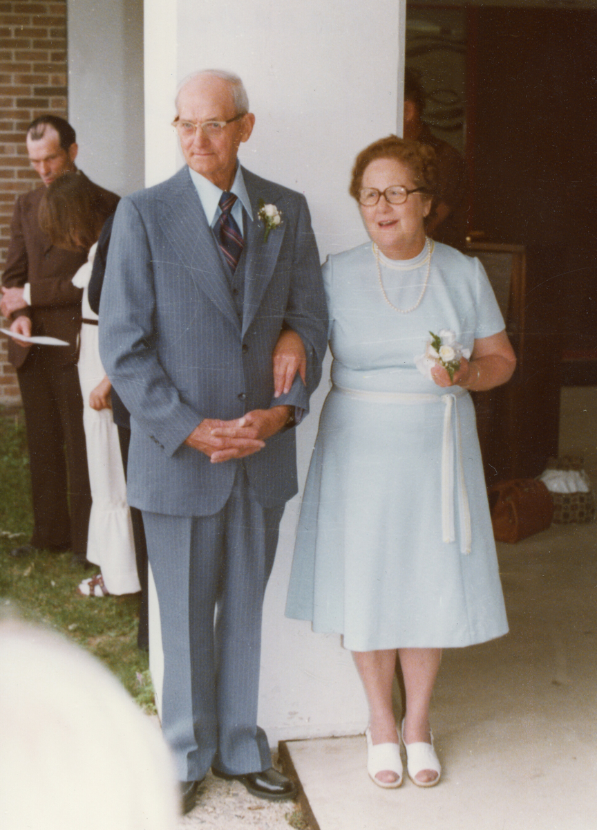 Ekteparet Theodore og Edna Kral Larson, 12.6.1977