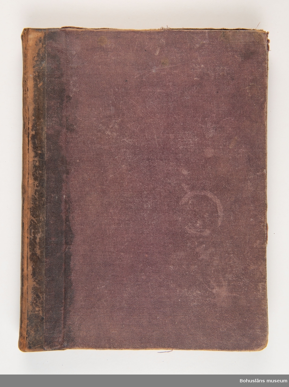 Inbunden bok i halvfranskt band. Tryckt i Ryssland 1882. Hebreisk text, 318 sidor.
Ryggsida med präglad text på hebreiska samt siffran 1.