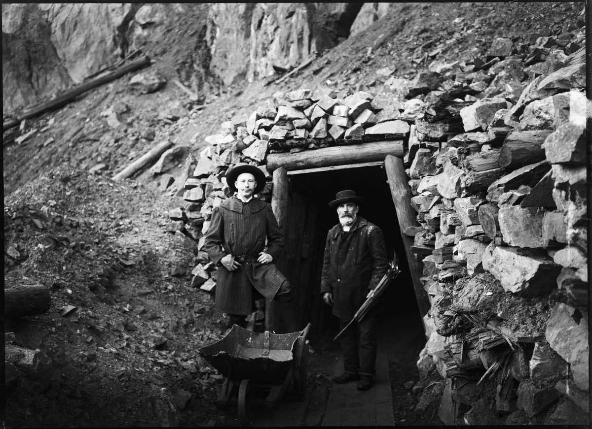 Två män i gruvschakt, Falun, Dalarna
