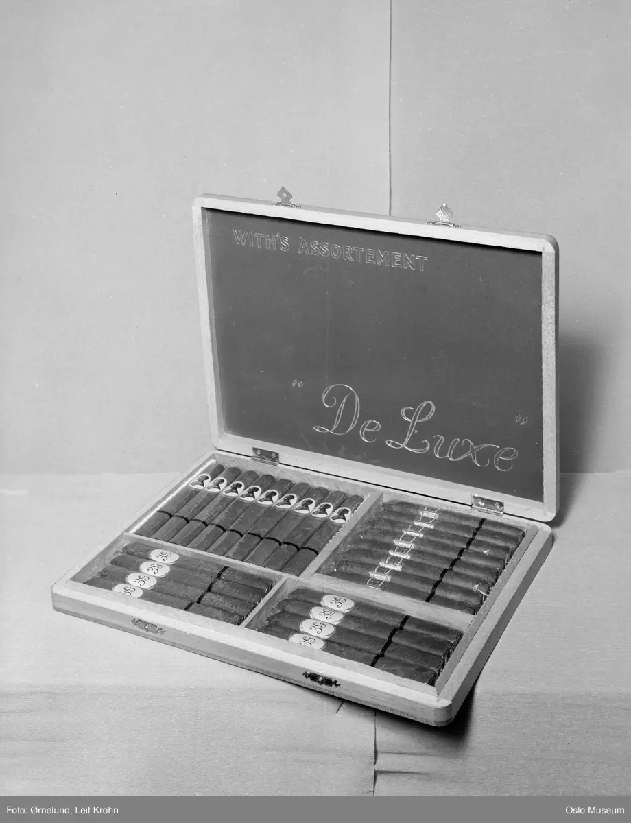 Sorte Mand De Luxe sigarer. - Oslo Museum / DigitaltMuseum
