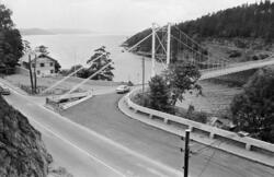 Ulvøysundet og Ulvøybrua. Juli 1965